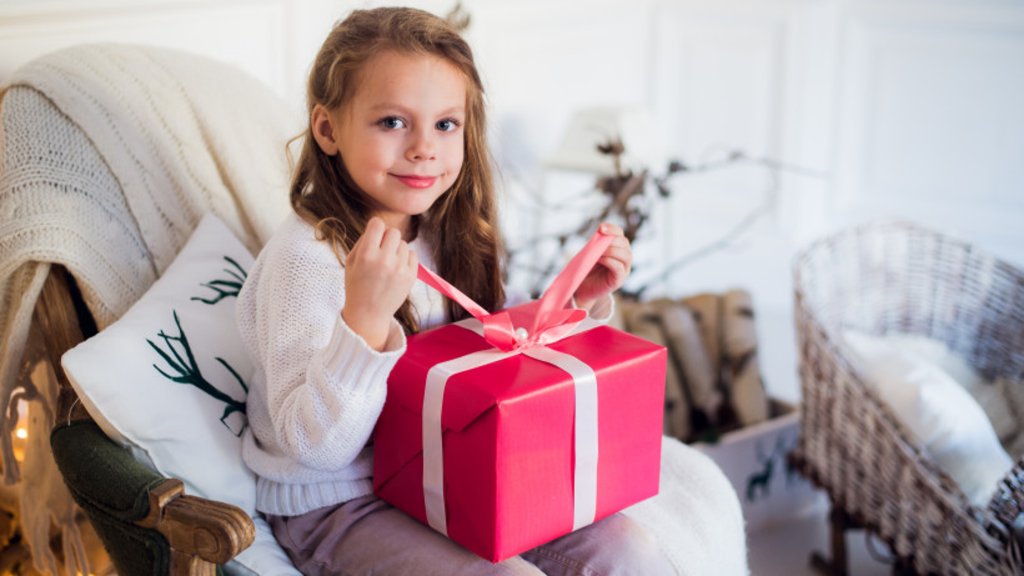 Какие подарки можно дарить детям в 5 лет