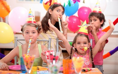 Что подарить на день рождения ребенку в 10 лет: советы родителям и родственникам